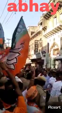 कानपुर के बिरहाना रोड में अखिलेश यादव के सामने लगे योगी मोदी जिंदाबाद के नारे #akhilesh_yadav #yogiaadityanath #kanpur