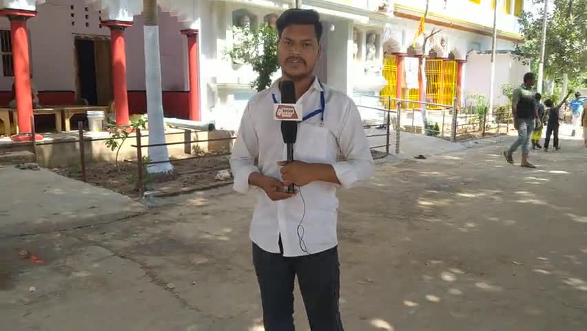 Pandit #Dhinendrashastri को #tejpratap बोले डरपोक, #naubatpur के लोग 1300 बीघा मे भव्य स्वागत मे लगे है #bihar #news