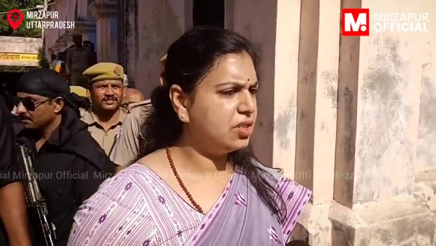 नगर निकाय चुनाव सम्बंधित जानकारी देती हुई जिला अधिकारी #मिर्ज़ापुर 

Divya Mittal  

#Mirzapur #uttarpardesh