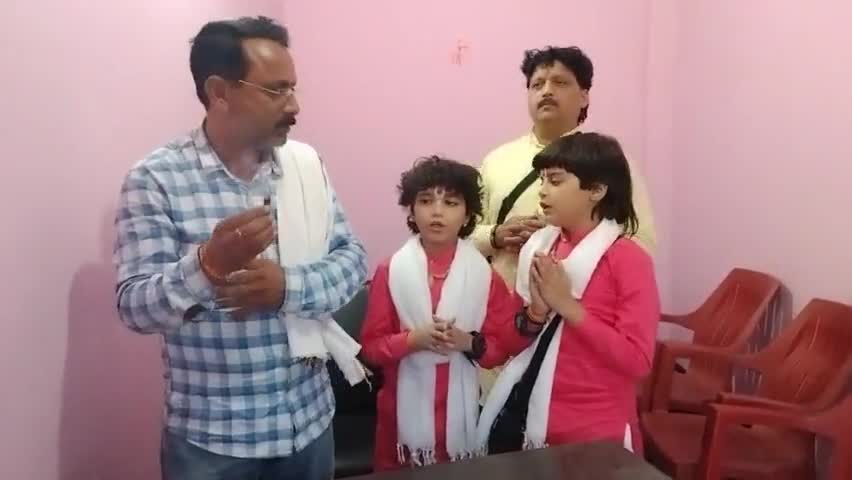 मेरे व्यावसायिक प्रतिष्ठान #मातृ_छाया_टेंट_हाउस_बक्सर के कार्यालय पर पधारे #वत्स_बंधुओं का हृदय से #आभार।