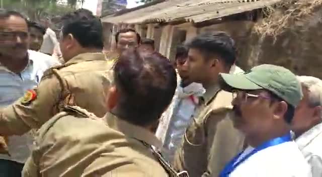 Up पुलिस की कार्यवाही से हड़कंप #rajniti #politicks #brjbhushnshingh #bjp #yogi #CMO #trend #trendingvideo #LiveNews