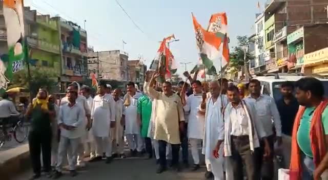 #कर्नाटक मे कांग्रेस पार्टी की ऐतिहासिक जीत पर  जिलाध्यक्ष श्री सुरेंद्र पाल जी जिला कार्यालय शहीद भवन में जीत का जश्न ।