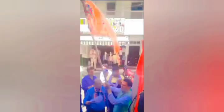 जय बजरंग बली🚩
कर्नाटक की जीत का महू में हर्ष 
#Mhow #madhyapradesh

#KarnatakaElectionResults2023 #congress #youthcongress #Indian