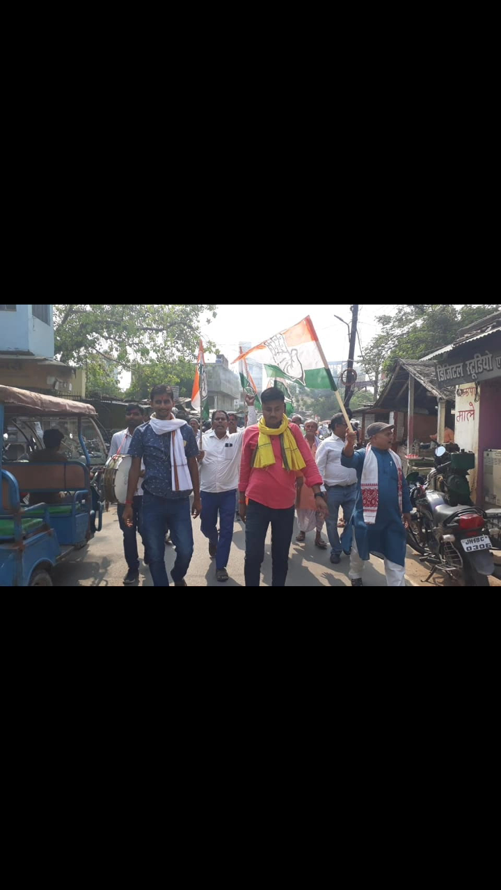 मटिहानी: कर्नाटक विधानसभा चुनाव में प्रचंड जीत की ख़ुशी में आज बेगूसराय #कांग्रेसी कार्यकर्ता खुशी में नाचे