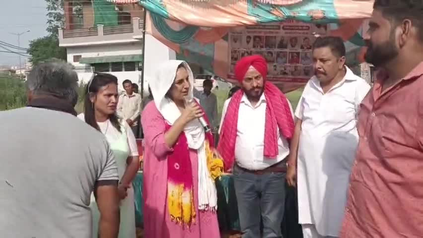 अम्बाला छावनी में आयोजित महा विशाल कुश्ती दंगल में सभी युवा पहलवानों को संबोधित किया।
#wrestling