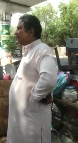#धौलाकुआं_झुग्गियाँ_को_तोडने से पहले कायर #MLA लोगों को झूठ बोल रहा था
कि #PWD के बुलडोजर से पहले मैं पहुँच जाऊँगा
मैं #arvindkejriwal को कुच्छ नहीं समझता हूँ गरीबों के सामाने कायर दबंग बन रहा था
परन्तु मौके पर गायब और फोन बंध