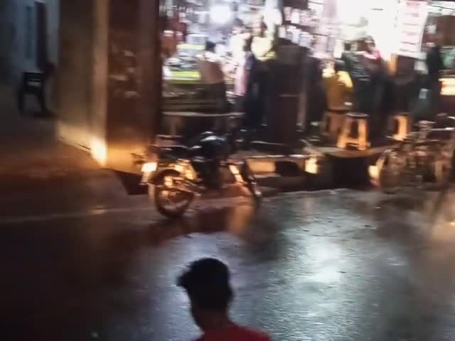 फिरोज़ाबाद: फिरोजाबाद मे शाम को बारिश हल्की बूँद बारिश hi#news #baris फिरोजाबाद