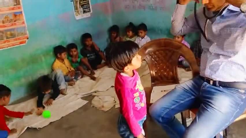 अजयगढ़: आंगनबाड़ी केंद्र 2देवगांव में स्वास्थ्य विभाग द्वारा रामसर के द्वारा बच्चों का स्वास्थ्य परीक्षण किया ।गया#आंगनबाड़ी।