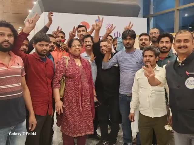 संकटमोचन बनी नीतीश सरकार

बिहार सरकार द्वारा सूडान में फँसे बिहार के सभी 131 लोगों को सकुशल स्वदेश वापस लाया गया।

#JDU #JanataDalUnited