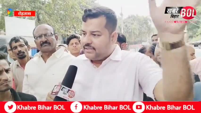 यूँ ही नहीं होती जिंदगी में #तब्दीलियाँ साहब,
#मोम को भी #रोशन होने के लिये #पिघलना पड़ता है !!