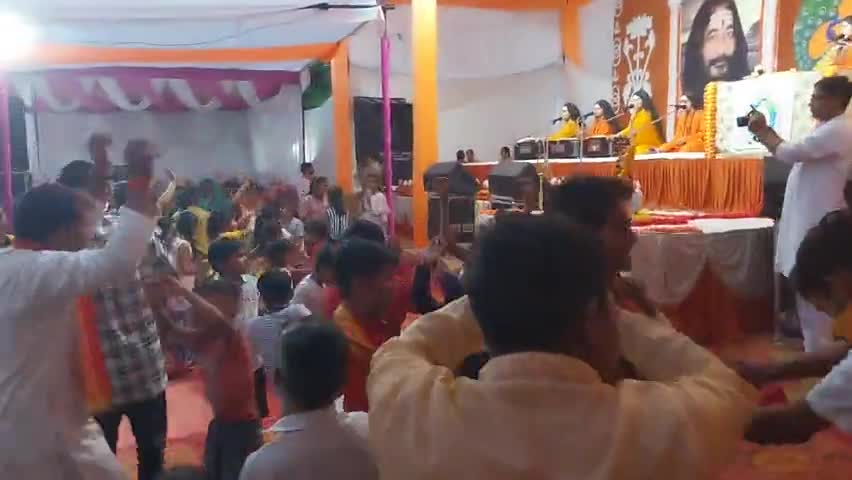 बेवर में ज्ञान यज्ञ का समापन
#आगरा #कानपुर #बेवर #मैनपुरी #कुसमरा #किशनी #अलीगढ़ #दिल्ली #नोएडा #फर्रुखाबाद #इटावा