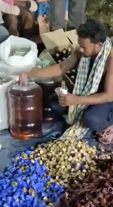 देखिए कैसे नकली शराब कैसे पैकिंग कर रहे है ये लोग#नकली #शराब#डुप्लीकेट
