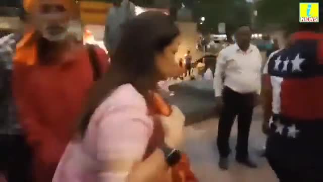 पहलवानों से जुड़े सवाल को सुनकर भागी BJP नेता Meenakshi Lekhi 😡

#WrestlersProtest