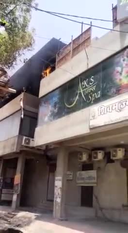 पावटा सी रोड स्थित एक रेस्टोरेंट में लगी आग समय रहते बड़ा हादसा। #firenews