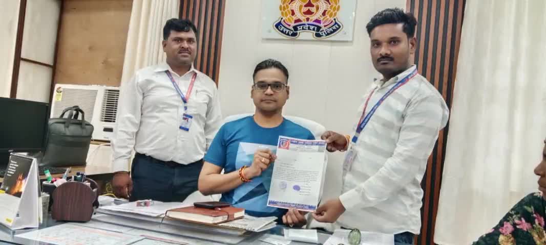 करीरा गांव की नाबालिक लड़की बरामदगी के लिए राष्ट्रीय अध्यक्ष श्री जितेंद्र सैनी ने  #सीओ_शिकारपुर को सौंपा #ज्ञापन