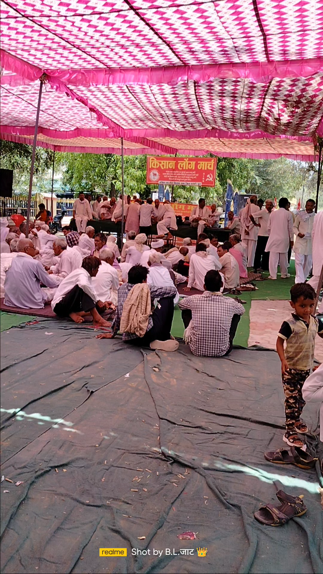 चूरू में कलेक्ट्रेट पर किसानों का धरना आज भी जारी
#churupatrika #churunews #churulive