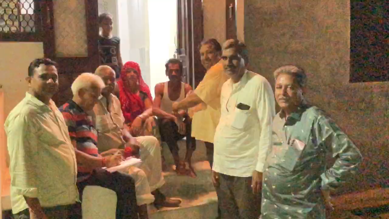 घर घर पिले चावल देते घांची समाज के लोग सरदार समंद स्थित 8772 बीघा जमीन का मामला, महारैली 7 जून को 
#viralreels#viralvedeo#reelsindia#pali#