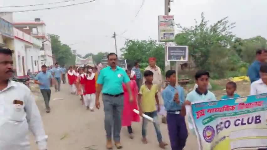 सासाराम: उचित पुर में टीम पुष्कल द्वारा निकाला गया प्रभात फेरी #swachhbharat #pushkalfoundation #environmentday #cleansasaram