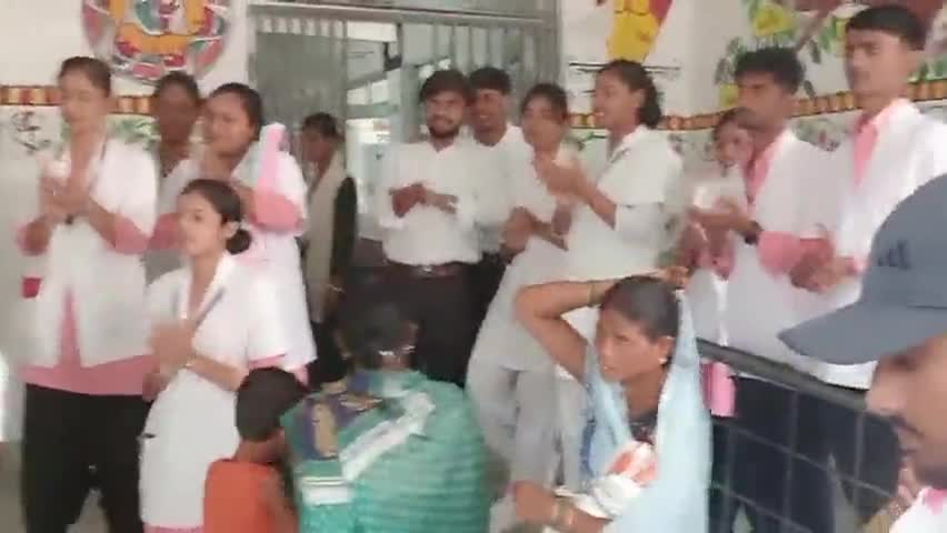 फतुहा: पीएचसी फतुहा में मानसिक स्वास्थ्य को लेकर नर्सिंग छात्रों ने पोस्टर प्रदर्शनी के जरिए लोगों को किया जागरूक #nursing
