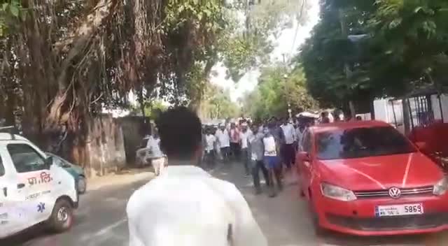 यह जीत का जश्न नहीं,आगाज़ है,जनता के उस विश्वास का,जो लोकतंत्र की दिशा और दशा तय करता है। मेरा मुख्य पार्षद (सभापति) में  चुनाव चिन्ह कबूतर छाप क्रमांक संख्या आठ पर बटन दबाकर भारी मतों से विजय बनावे!!
#सभापति #मुख्य_पार्षद #बांका #संतोषसिंह