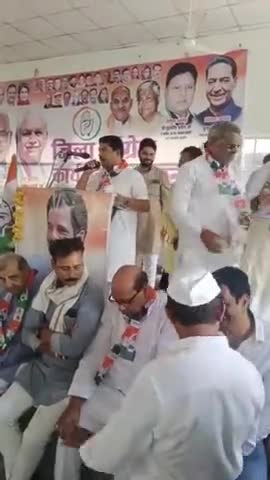 "जिला कांग्रेस विदिशा कार्यकर्ता सम्मेलन"को संबोधित करते #अमित_शर्मा_जी 
जय कांग्रेस विजय कांग्रेस