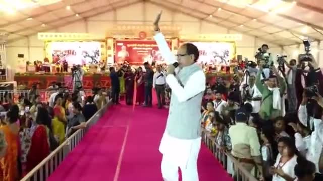 अब 21 साल की बेटियों को भी मिलेगा #मुख्यमंत्री_लाड़ली_बहना_योजना का लाभ: CM
#शिवराज_की_लाड़ली