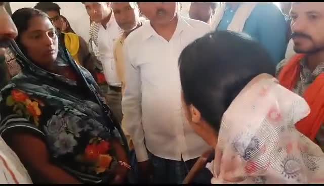#भभुआ पूर्व विधायक रिंकी रानी पाण्डेय ने रामपुर प्रखण्ड में ग्रामीण जनता के बीच मोदी सरकार के सभी योजनाओं की जानकारी ली