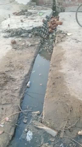 औरैया: ##नाली में गंदगी से लोगों को परेशानी आपको बता दें यह तुम यह पूरा मामला भरसेन  चौराहा का बताया जा रहा है