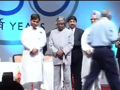 #सबलगढ़ के #कर्नल_उमेश_वर्मा (95 बैच Allied IAS) 2004 में राष्ट्रपति व प्रधानमंत्री द्वारा मेघदूत पुरुस्कार से सम्मानित