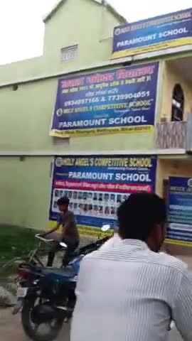 #yah paramount school bihariganj mein prakhand karyalay ke Bagal mein hai iska mukhya shakha Pawan Gama tulsiya mein hai