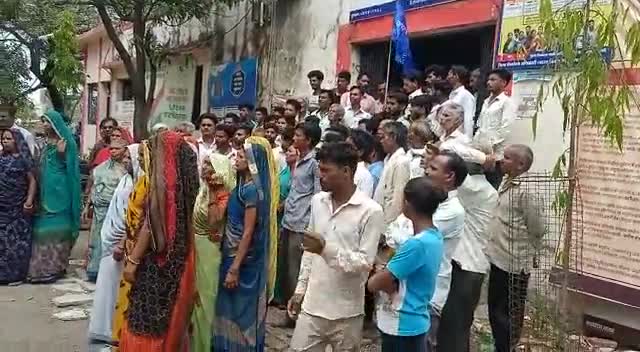 टोंकखुर्द: देवास: टोंकखुर्द तहसीलदार को ग्राम पंचायत जिरवाय के "अम्बेडकर मोहल्ले " की जनता ने सौपा ज्ञापन, #bhimarmy #देवास