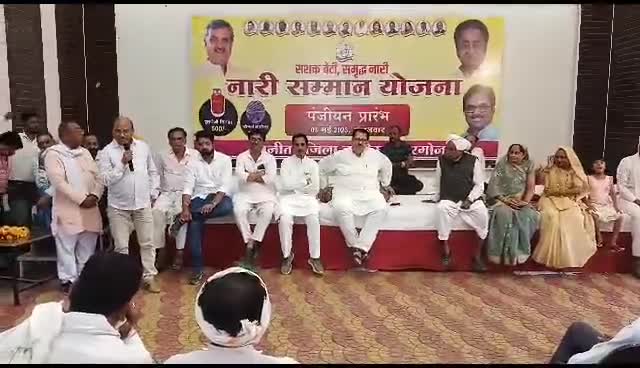 आज AICC सचिव श्री संजय दत्त जी ,ज़िला कांग्रेस संगठन प्रभारी श्री जय सिंग जी और युवा कांग्रेस ज़िला प्रभारी श्री अंकित पाठक जी ने आगामी विधान सभा चुनाव को लेकर खरगोन ज़िला संगठन पदाधिकारी व विधानसभा वार बेटक ली
#drgovindmujalda