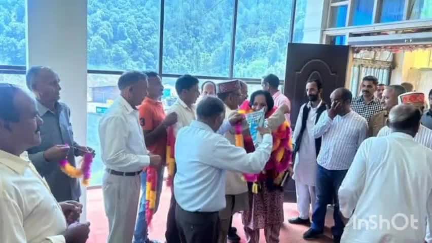 कोटली: कांग्रेस की पूर्व प्रत्याशी चंपा ठाकुर ने की कोतली में कार्यकर्ताओं के साथ बैठक, आगामी लोकसभा चुनाव को लेकर बनाई रणनीति