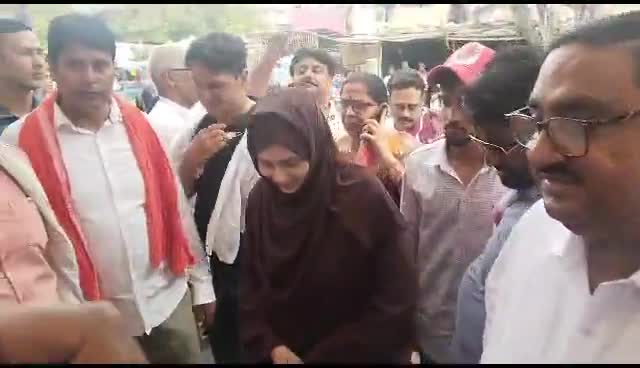 सिवान: हेना साहब पैर फैक्चर होने के बावजूद पहूंची सिवान #सिवान #boltasiwan
