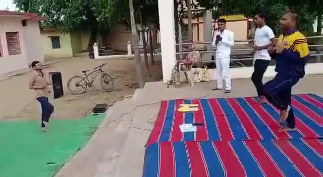 आज विश्व योग दिवस के अवसर गरियाबंद जिले के ग्राम श्यामनगर अमृत सरोवर तालाब के पास योगाभ्यास किया।
#internationldayofyoga