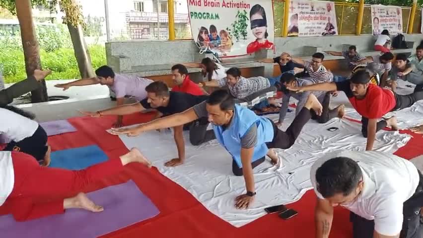 गोविंदपुरी घाट पर लोगों ने किया योग -योगमय हुई धर्मनगरी
#yogaजरूरकरें #yoga #ramdev #yogawithayushup