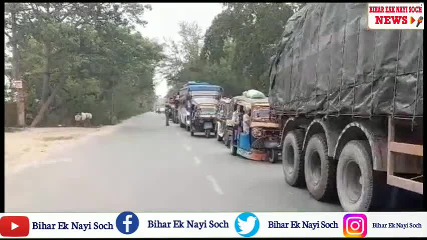 भागलपुर के विक्रमशिला सेतु पहुंच पथ पर बुधवार अहले सुबह दो ट्रकों के बीच आमने-सामने हुई
