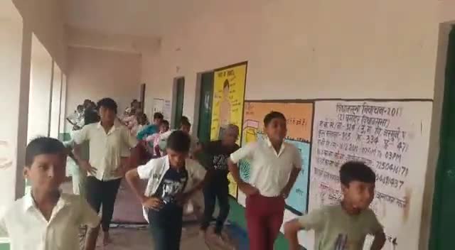 उत्क्रमित मध्य विद्यालय जरमुने में अंतराष्ट्रीय योग दिवस पर।