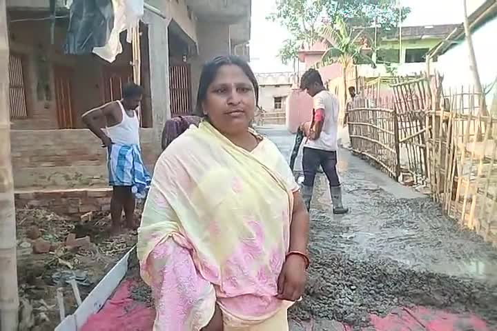 आदर्श पंचायत धनहा के वार्ड नं 1 तिवारीटोल ब्रह्मस्थान से कमलदेव पासवान के घर तक पीसीसी निर्माण कार्य।#PariharVidhanSabha