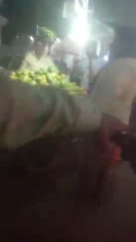 मुन्शीपुलिया मेट्रो स्टेशन के नीचे अवैध फल मंडी के चलते लग रही भारी जाम यातायात प्रभावित#acp#triffic