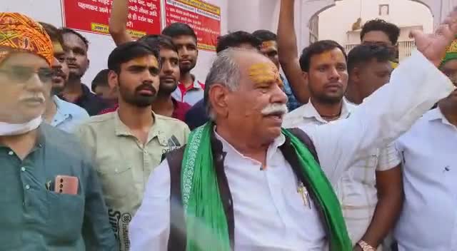 आगरा के बटेश्वर धाम से #bku_bhanu राष्ट्रीय अध्यक्ष भानु जी ने भगवान महादेव से प्रार्थना करते हुए राजनेताओं को चेतावनी