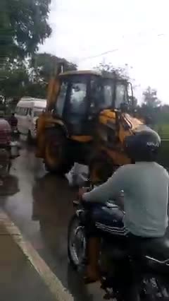 सुल्तानपुर के पास स्विफ्ट डिजायर कार व छोटे हाथी की भयंकर टक्कर 
#public_ #sultanpur #haridwar #viralvideo #tredind
