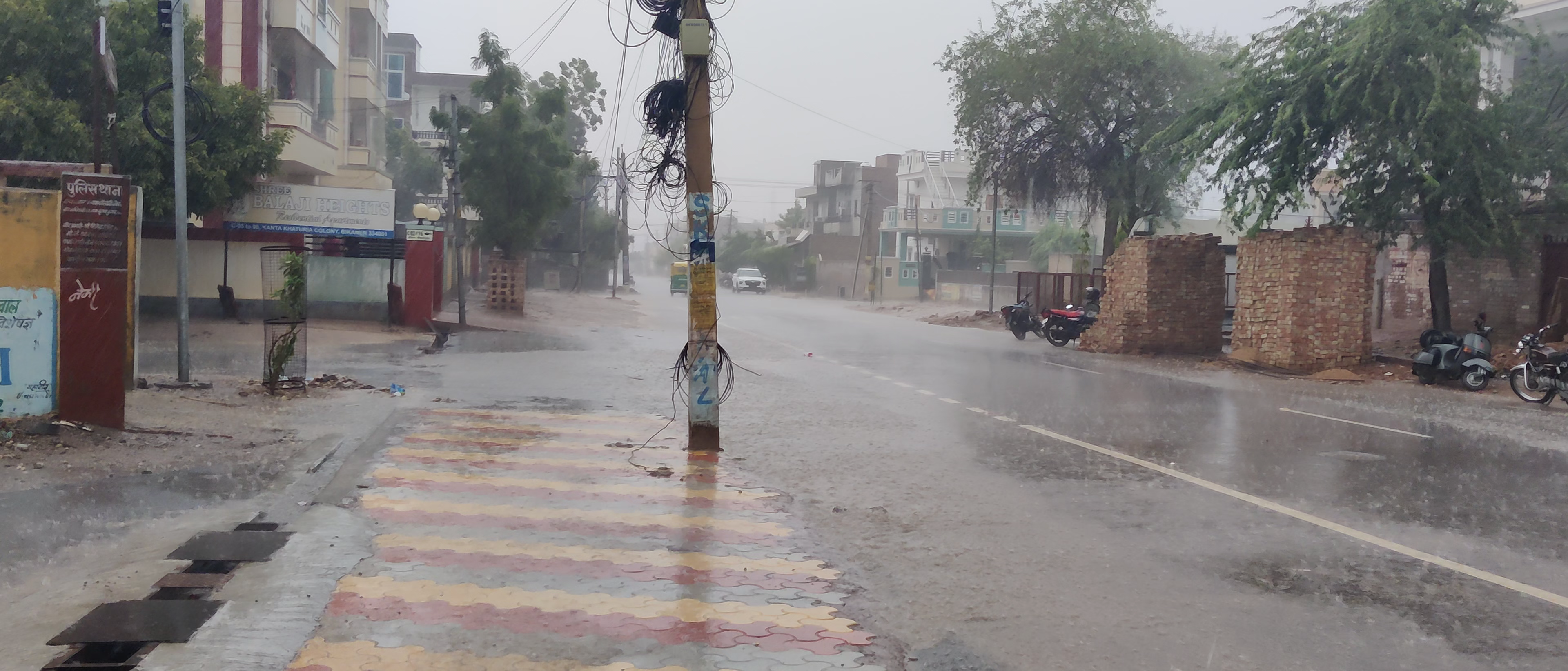 मानसून जोरो पर !!
बीकानेर क्षेत्र में मुसलाधार बारिश !!
#बीकानेर