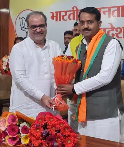 भारतीय जनता पार्टी, उत्तर प्रदेश के मा०अध्यक्ष श्री भूपेन्द्र सिंह चौधरी जी को जन्मदिन की हार्दिक बधाई एवं शुभकामनाएं..
💐🙏
#BJPUttarPradesh
#BharatiyaJanataParty
#BhupendraSinghChaudhary