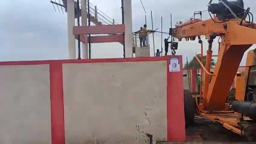 शिवराज का 50% भ्रष्टाचार,
पानी की टंकी पानी भरने से पहले ही टूटी

शिवराज जी
#50% की कमीशन बाजी,
मध्यप्रदेश की