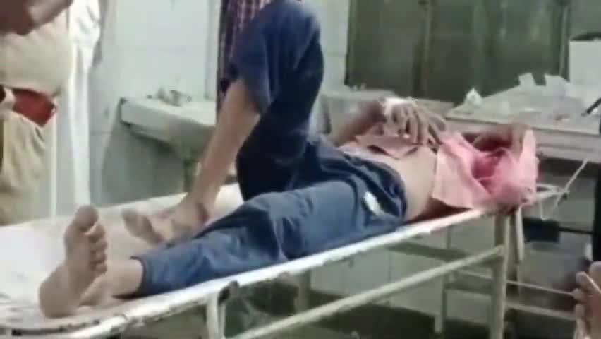 हनुमानगढ़: डबलीराठान में टोलनाके के पास आवारा गोवंश की चपेट में आने से बाइक सवार युवक हुआ गंभीर #घायल एंबुलेंस लेकर पहुंची #अस्पताल