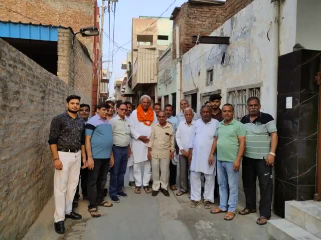मुकेश उतरेजा जी के निवास पर पहुँचे पूर्व विधायक चौधरी प्रल्हाद सिंह गिल्लाखेड़ा इस मौके पर लीलाकृष्ण कोचर,संतलाल  उतरेजा,नन्द कोचर, मनोहर लाल नारंग पूर्व पार्षद प्रतिनिधि,राजेन्द्र नागपाल,विकास उतरेजा,दिवान चंद नागपाल, प्रेमप्रकाश ललित,विकास