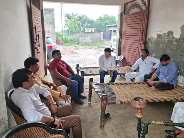 #आज #गाव #जौठ मे बडे भाई #अजब_सिंह_कपासिया जी की #भाभी मुकेश देवी जी के #आकस्मिक #निधन पर उनके #आवास पर पहुंचकर #शोक संवेदना #व्यक्त की !