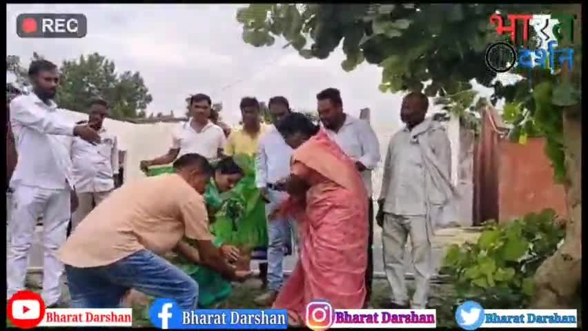 बांके बाज़ार: प्रमुख व मुखिया ने बृक्षारोपण कर पर्यावरण बचाने का दिया संदेश। #पर्यावरण #bharatdarshan #bihar #nature