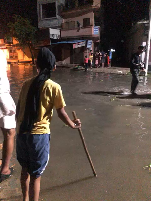 अम्बाला: Water crossing Heera nagar At 9:30pm #water #flood #rainfall #highflood